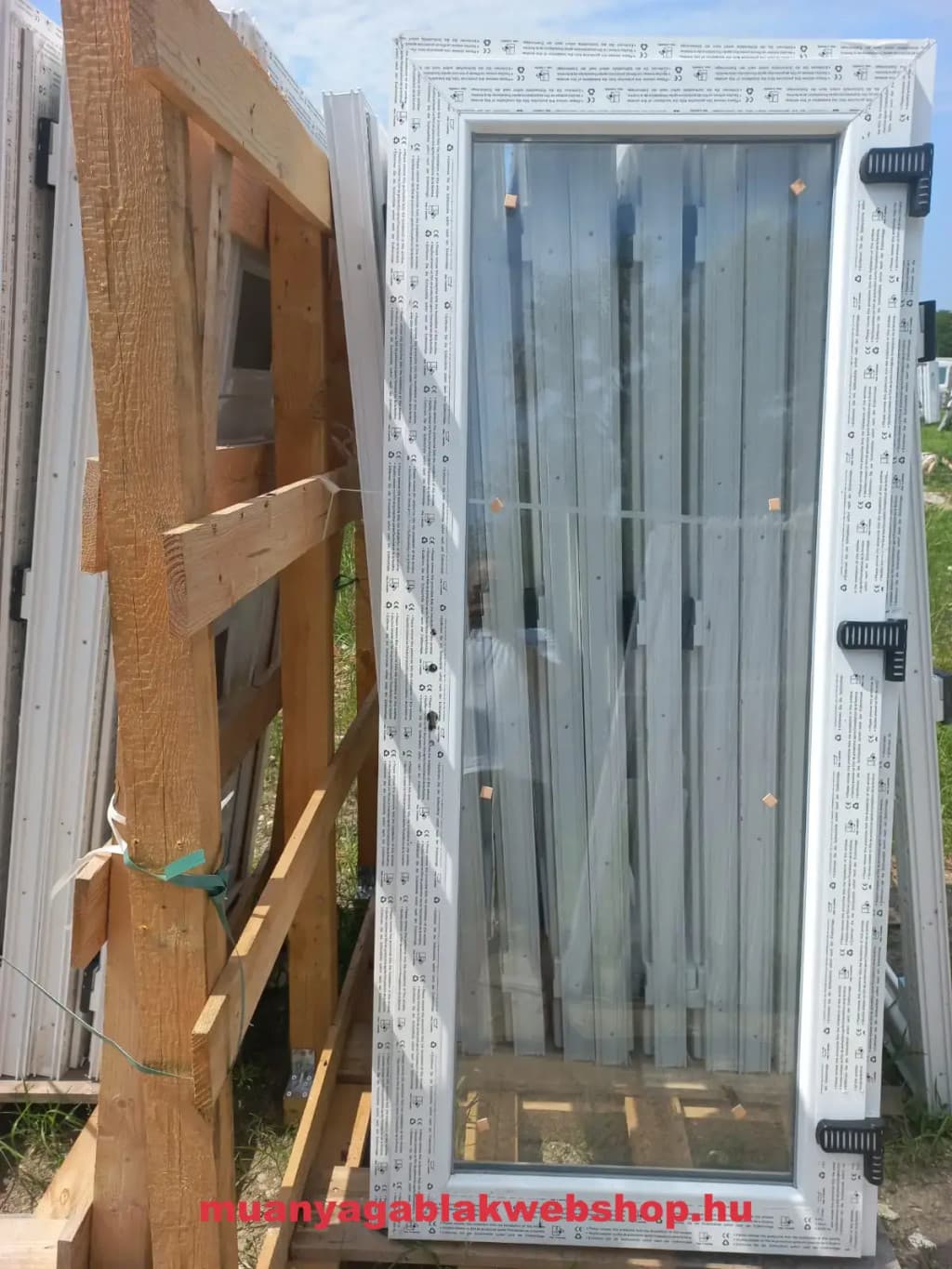 Műanyag bejárati ajtó Tele Tiszta Üveges termékfotó